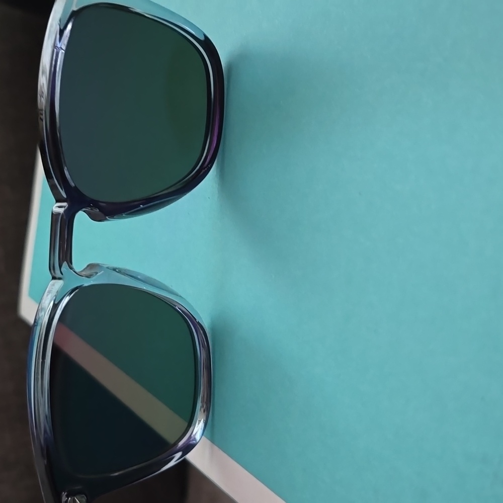 Blenders Womens Blue Gradient Polarized Sunglasses * Rain Dance *Good Condition - Picture 2 of 5